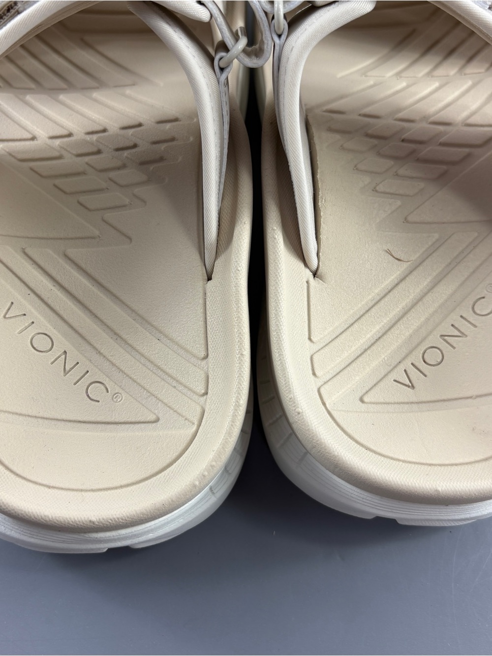 Vionic Renewal Men's / Women's Recovery Sandals Cream / White Size W 10 / M 8.5 - Picture 4 of 6